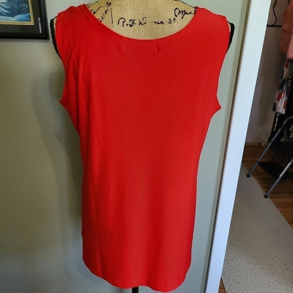 Creation Tank Red - Picture 6 of 7